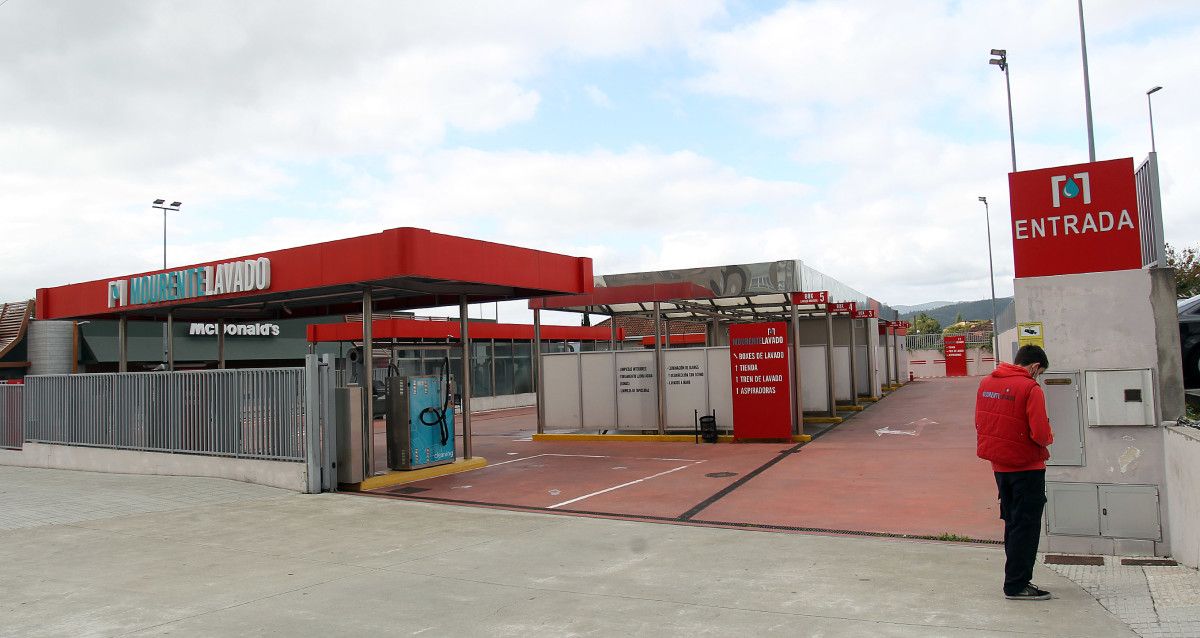 Parcela da avenida de Lugo na que pretende instalarse KFC