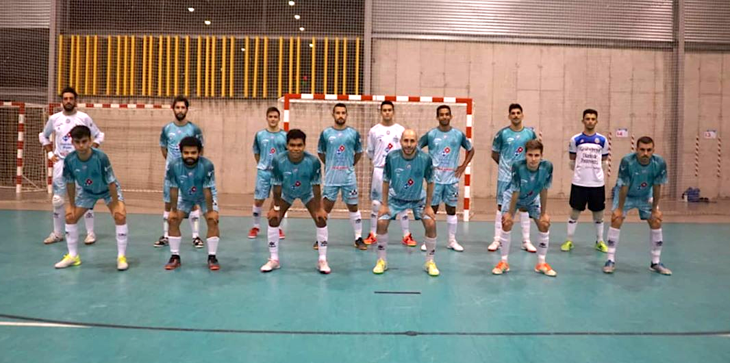 Equipo do Leis na amigable fronte ao Santiago Futsal