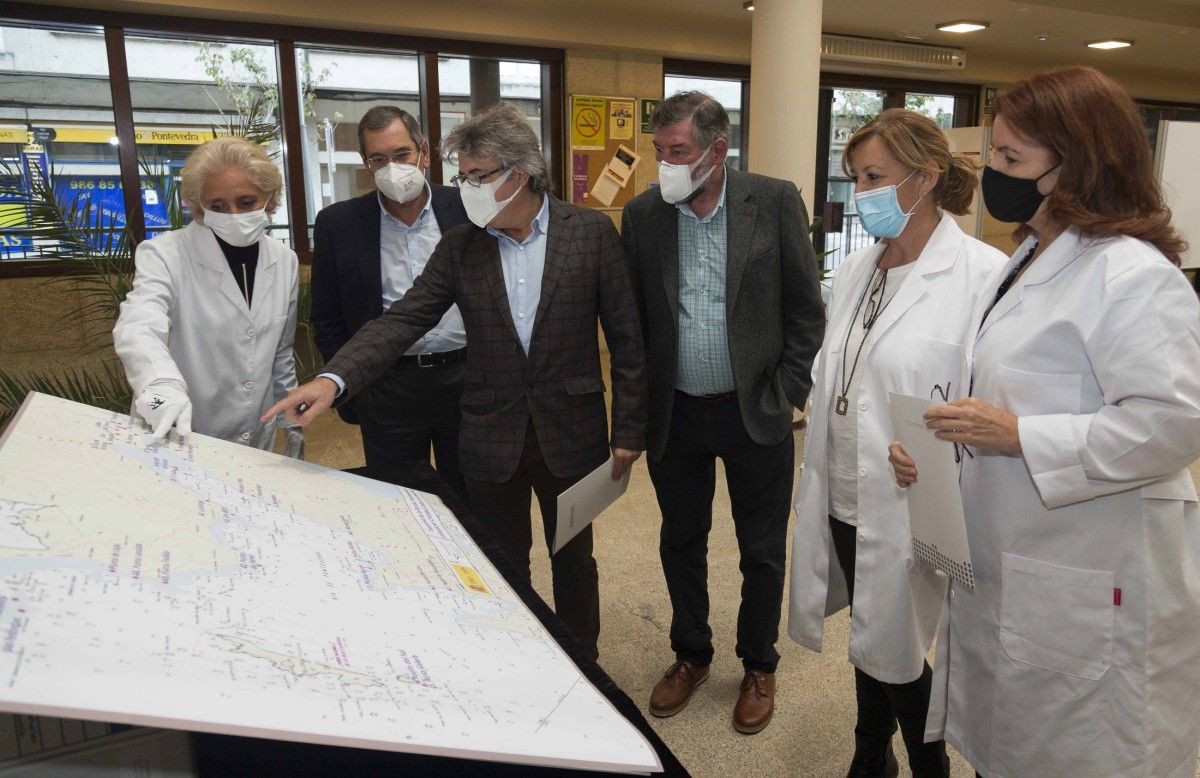 Entrega da carta náutica á Cartoteca "Domingo Fontán" da Deputación