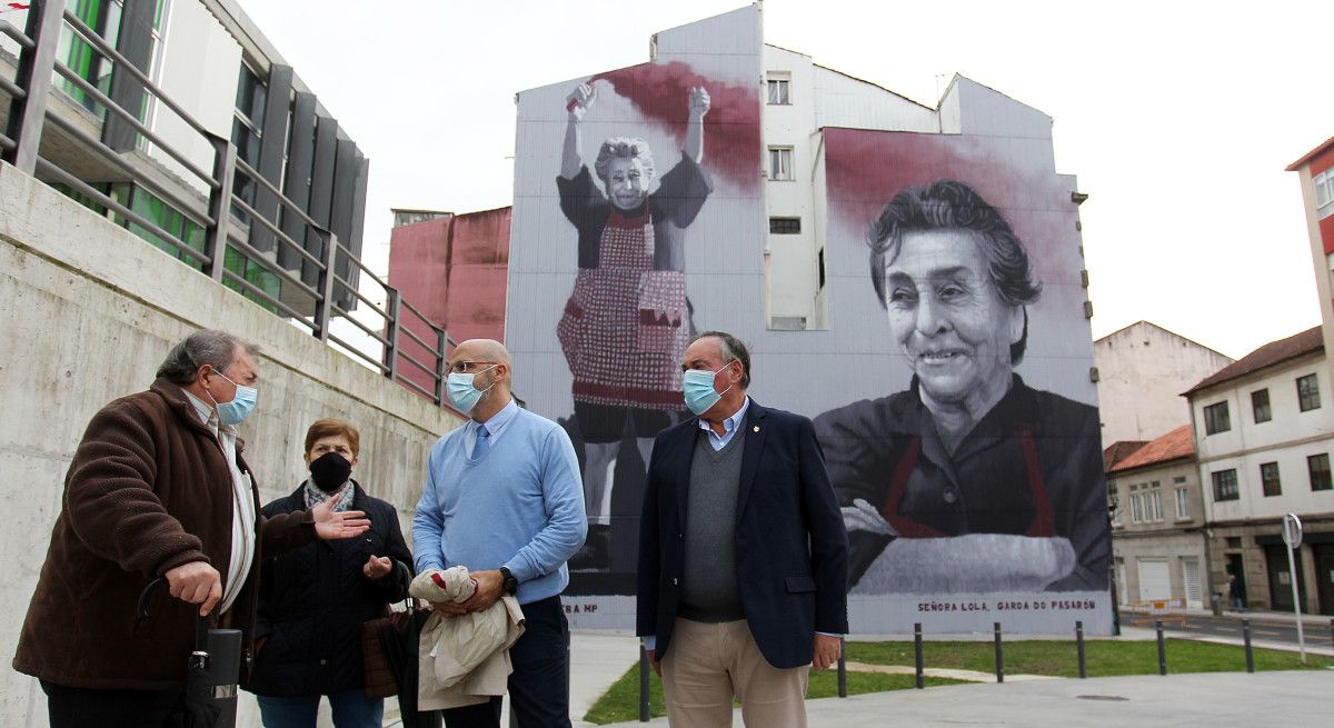 Inauguración junto a Pasarón del mural inspirado en la Señora Lola
