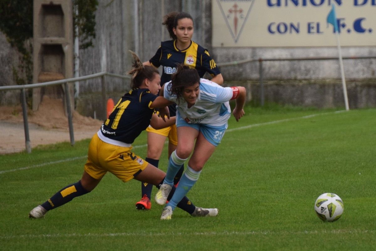 Partido entre o Viajes Interrías e o Deportivo B no campo de San Pedro
