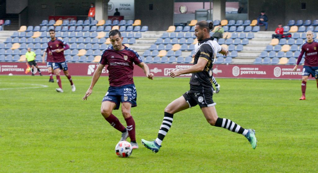 Charles, en el partido de liga entre Pontevedra y Unionistas en Pasarón