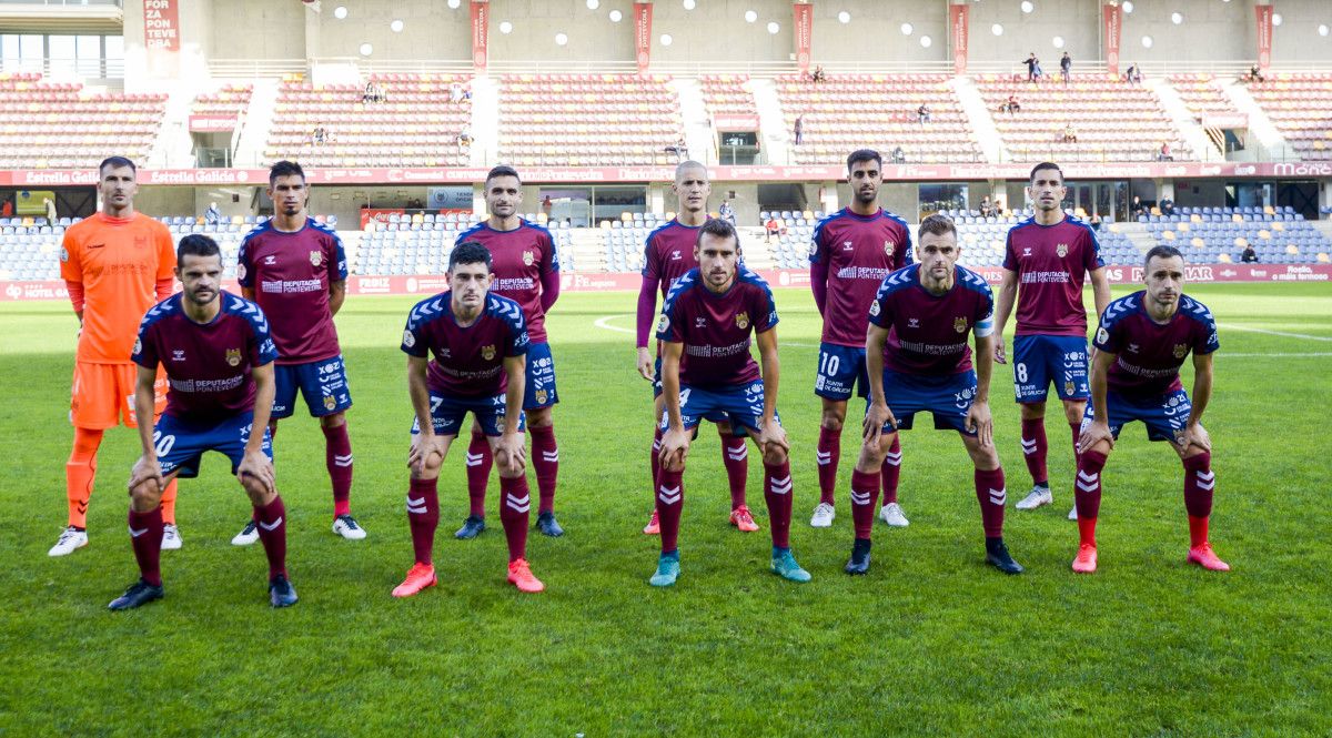 Partido de liga entre Pontevedra y Unionistas en Pasarón