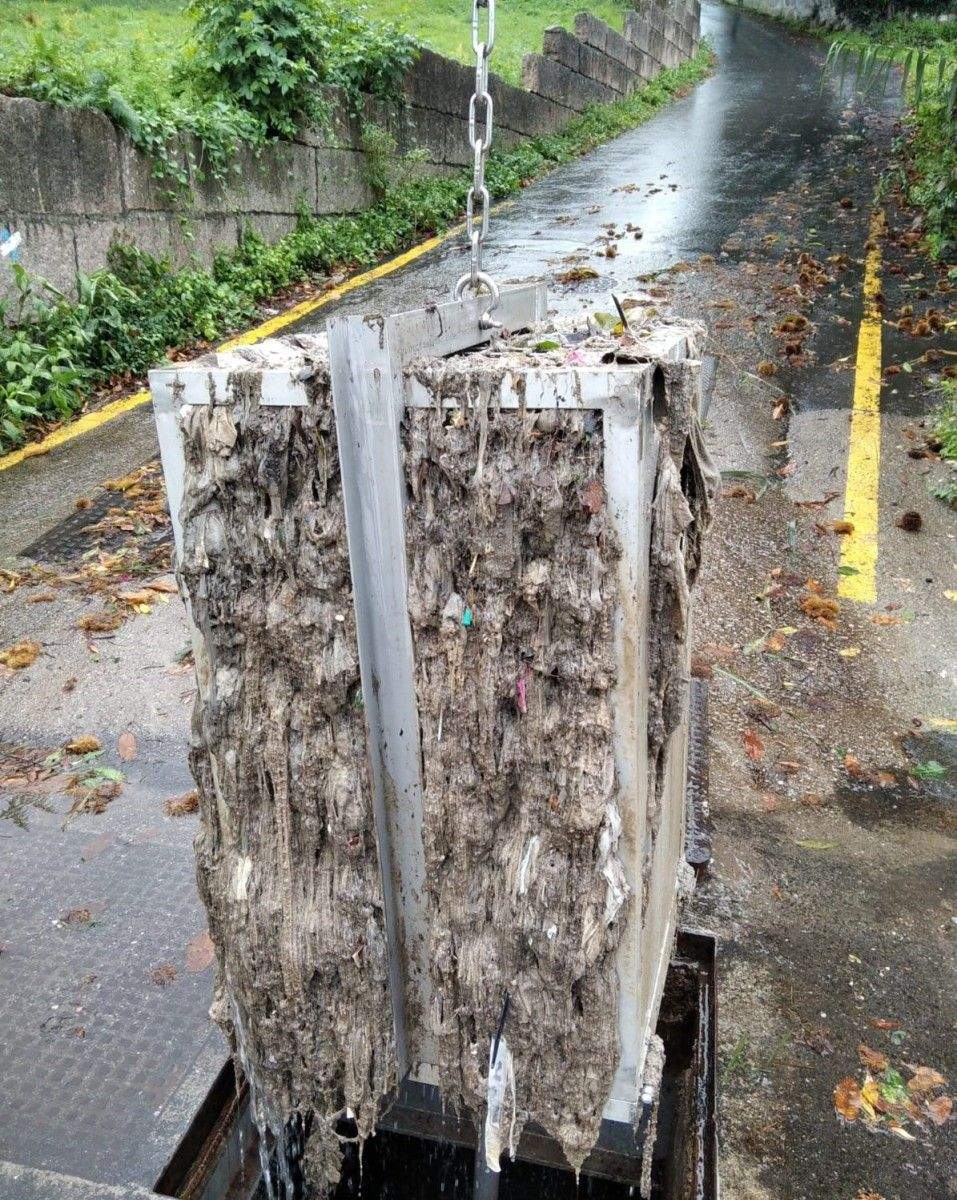 Atasco de toallitas en la Estación de Bombeo de A Goleta