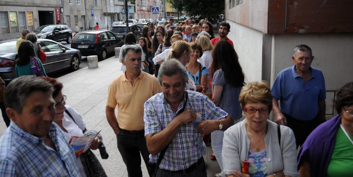 Cola para entrar en las proyecciones del FIC Bueu 2014