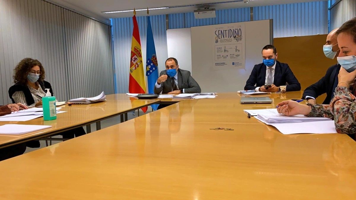 Xuntanza do Subcomité clínico para analizar os datos da pandemia