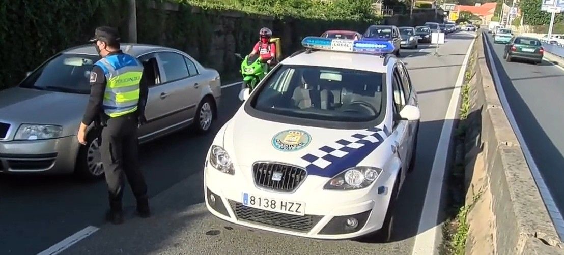 Control da Policía Local de Poio para vixiar o peche perimetral