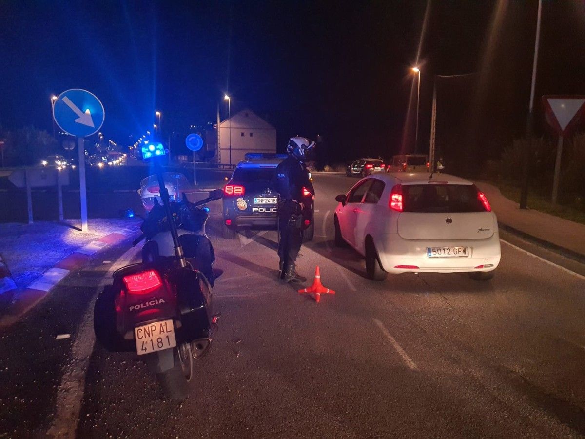 Control da Policía Nacional tras o peche perimetral de Pontevedra, Poio e Marín