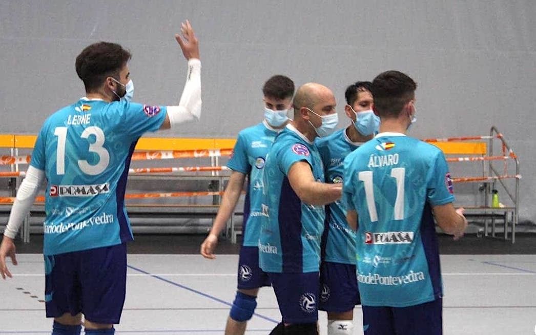 Un partido de voleibol disputado no Multiusos da Xunqueira
