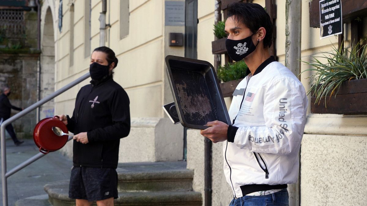 La hostelería de Pontevedra organiza una cacerolada para exigir ayudas a la Adminstración