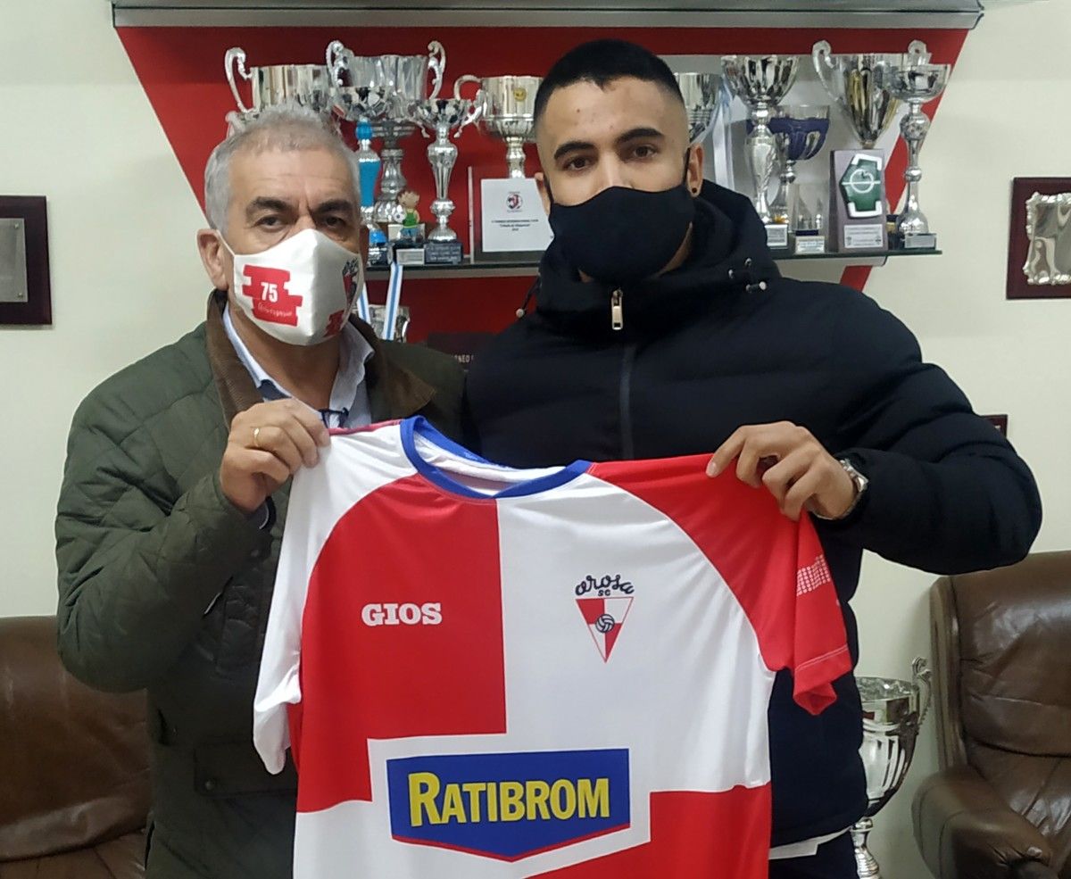 Presentación de Grego como novo xogador do Arosa