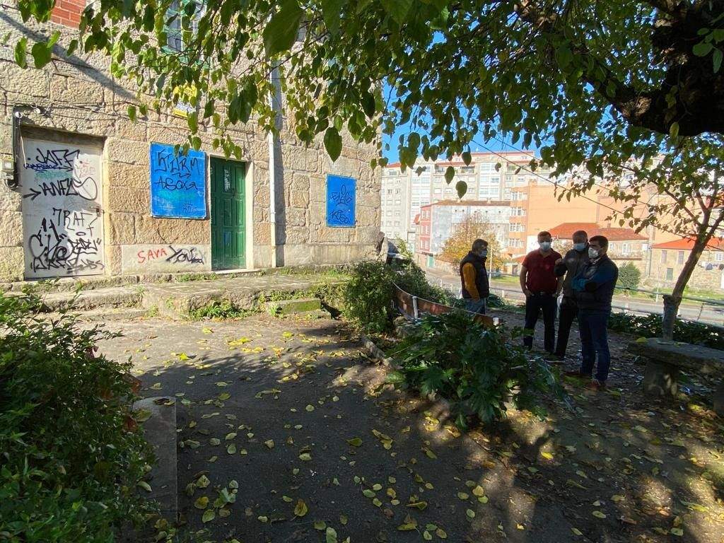 Visita de Pablo Fernández, concejal del PP, al Monte do Taco