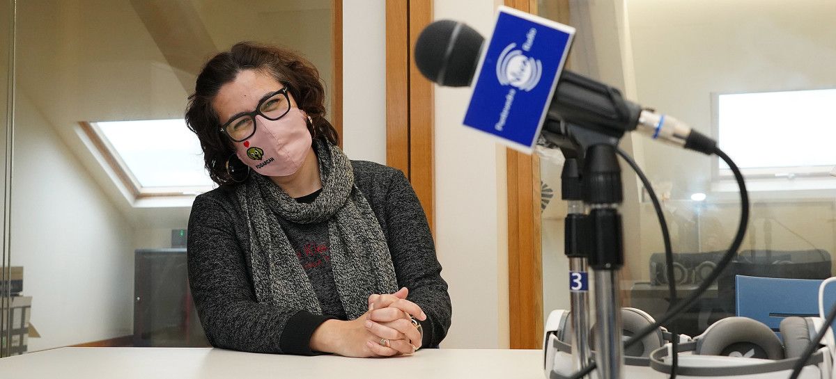 Elena Vitoria, portavoz de Hoempo, en PontevedraViva Radio