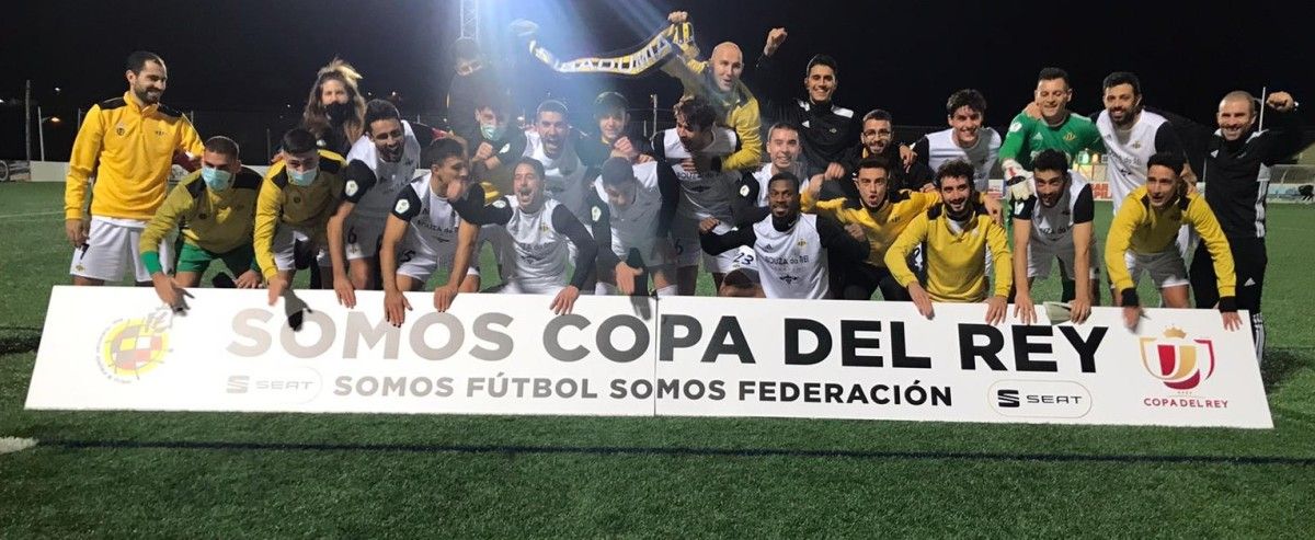O Ribadumia celebra o pase á primeira rolda da Copa do Rey tras vencer o Miengo