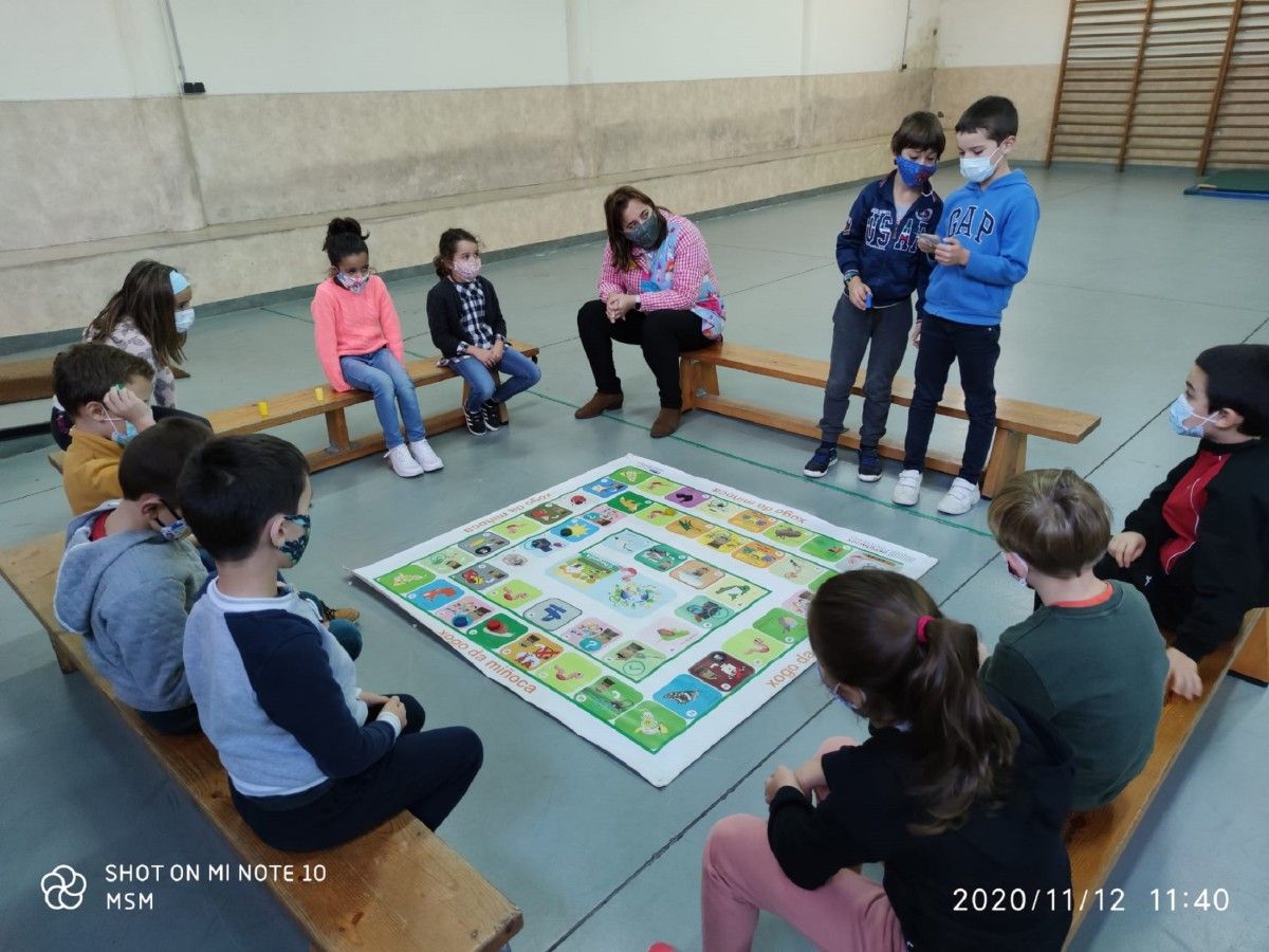 Actividades lúdicas do Plan Revitaliza da Deputación no colexio de Salcedo