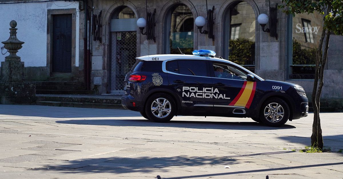 Vehículo da Policía Nacional