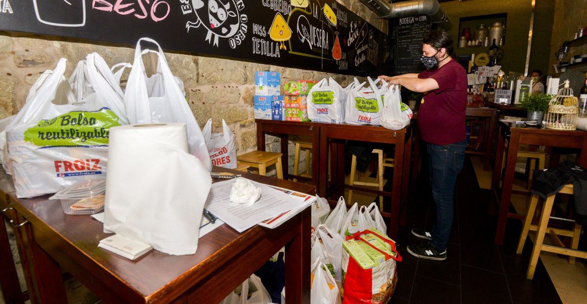 Recogida solidaria de alimentos promovida por la hostelería de Pontevedra