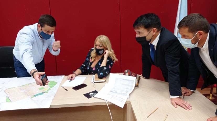 Reunión del alcalde de Cuntis con los representantes de Suelo Empresarial del Atlántico