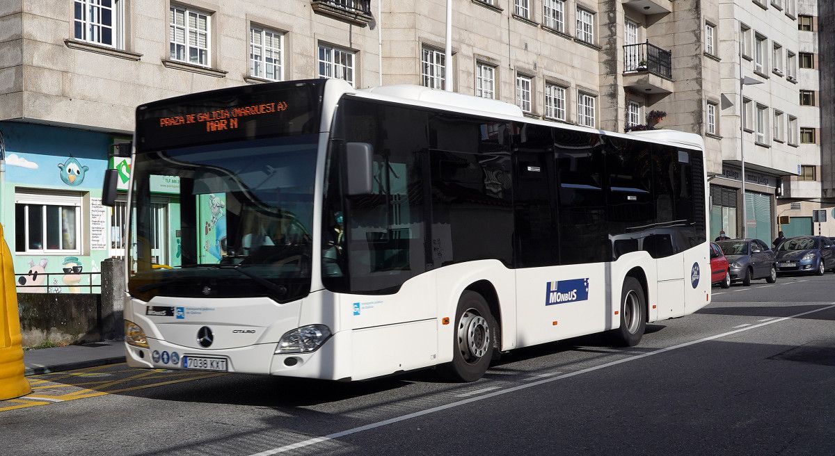 Autobús de transporte público