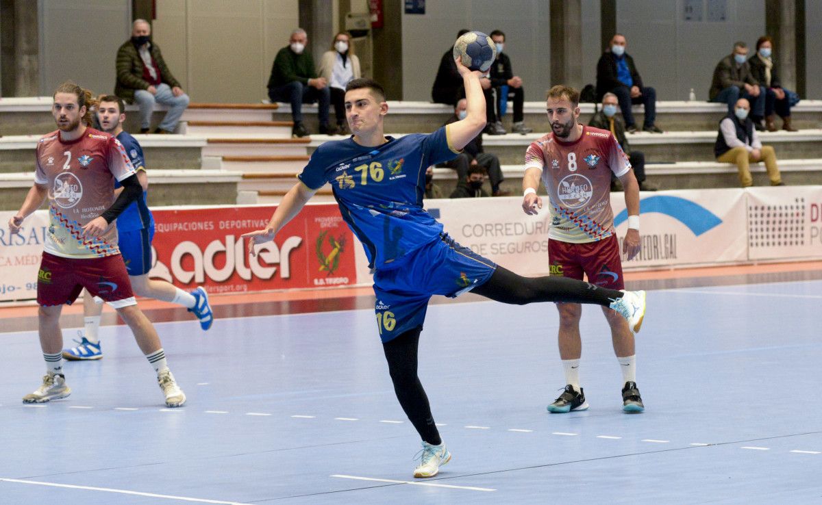 Ángel Iglesias, no partido entre o Teucro e o Sporting Alicante no Pavillón Municipal de Pontevedra