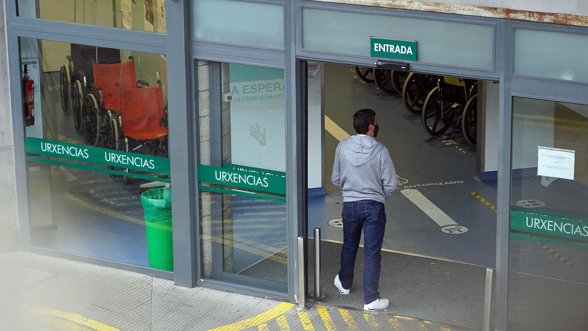 Entrada de Urxencias no hospital de Montecelo