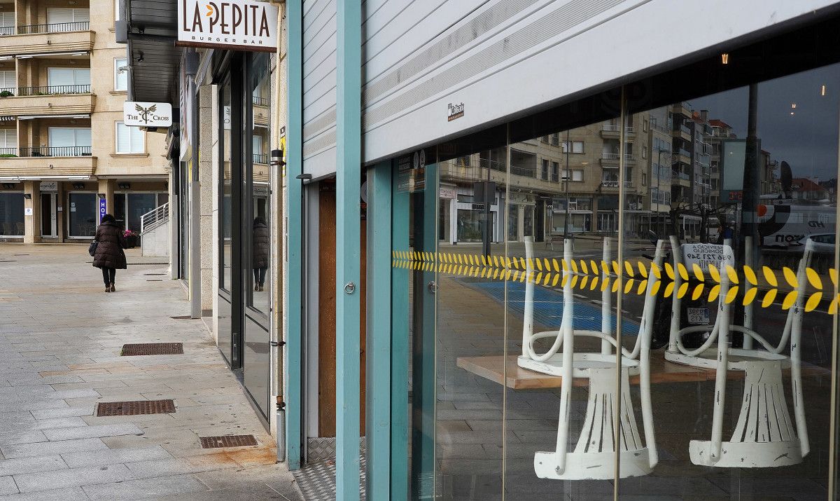 Restaurante de Sanxenxo cerrado por las restricciones de la covid-19