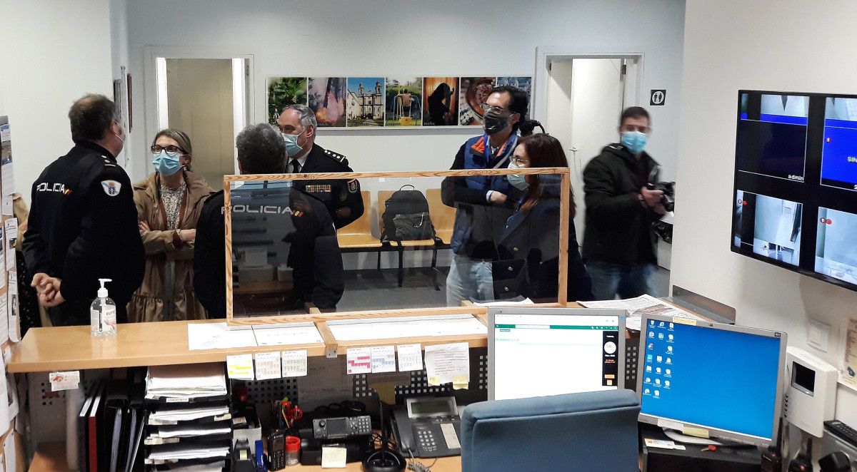 Visita de Luisa Piñeiro a la Jefatura de la Policía Autonómica