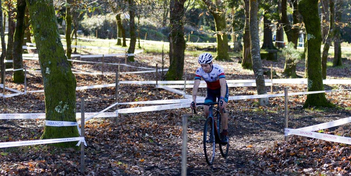 Participantes na Copa Galicia de Ciclocrós celebrada en Chan de Gagán