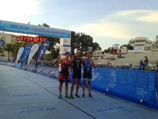 Pablo Dapena (izquierda) tras finalizar segundo en Águilas