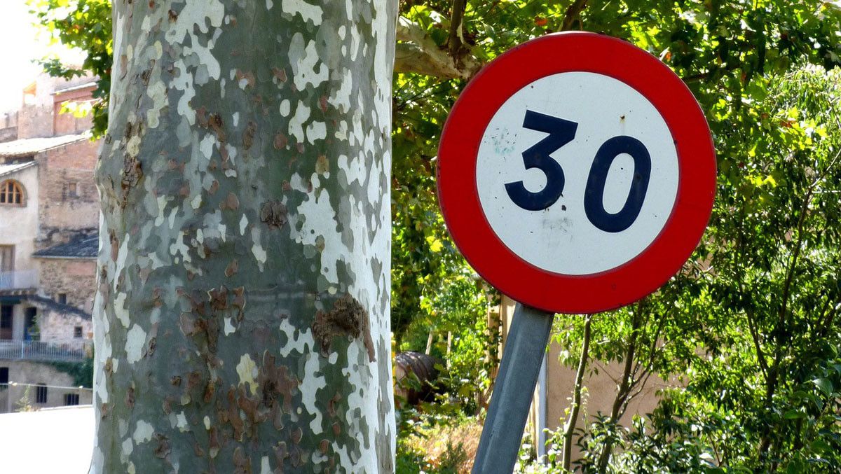 Sinal de velocidade 30