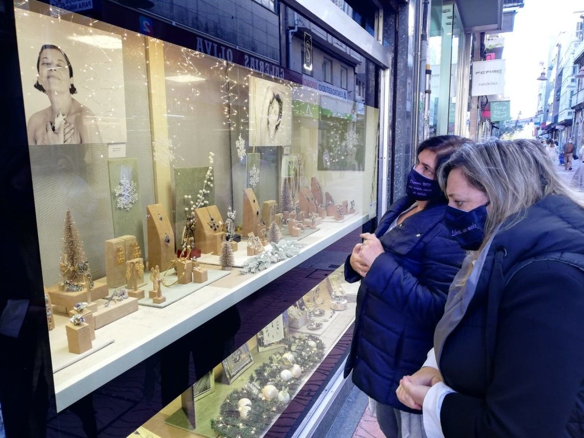 Exposición 'Namórate de tí' na rúa Oliva de Pontevedra