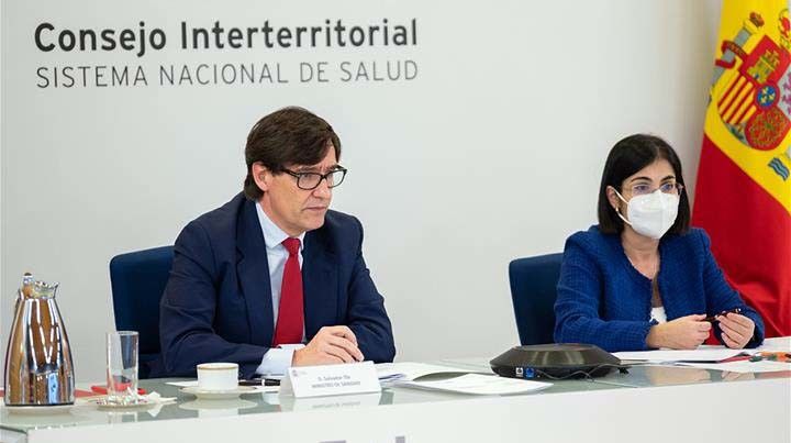 Os ministros Salvador Illa e Carolina Darias