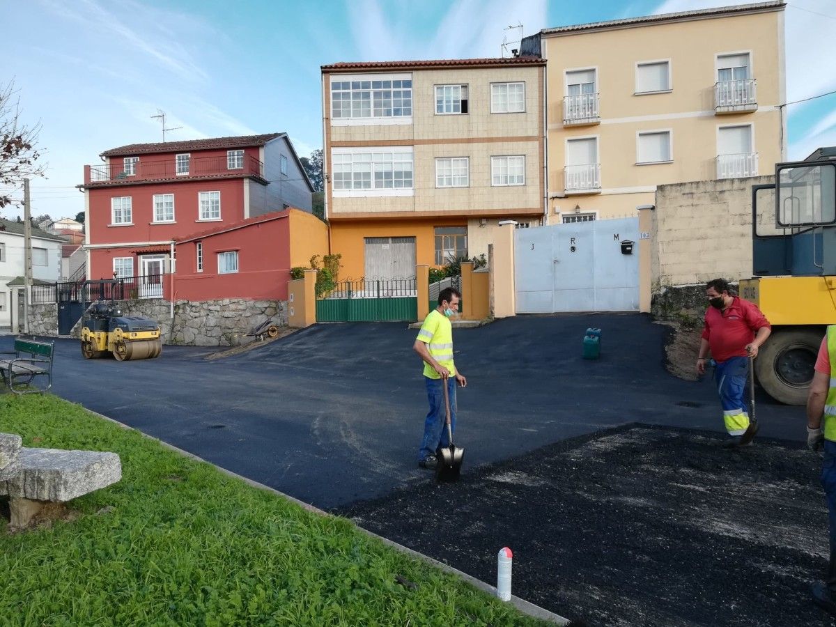 Obras de asfaltado no Concello de Marín