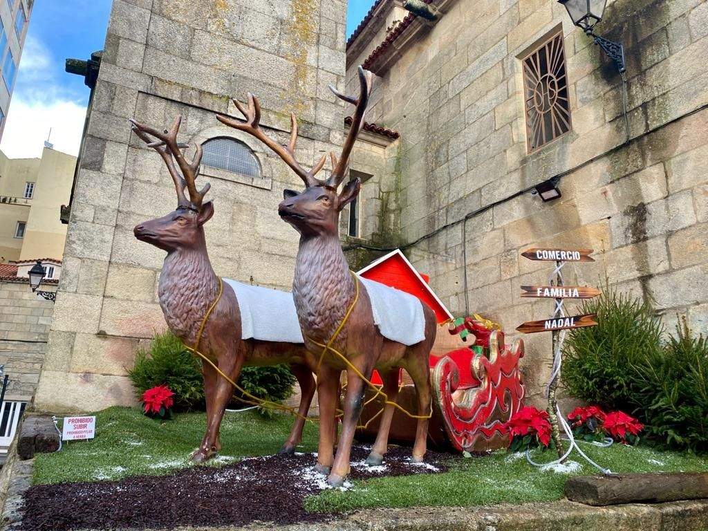 Piezas de decoración de la Navidad de Marín
