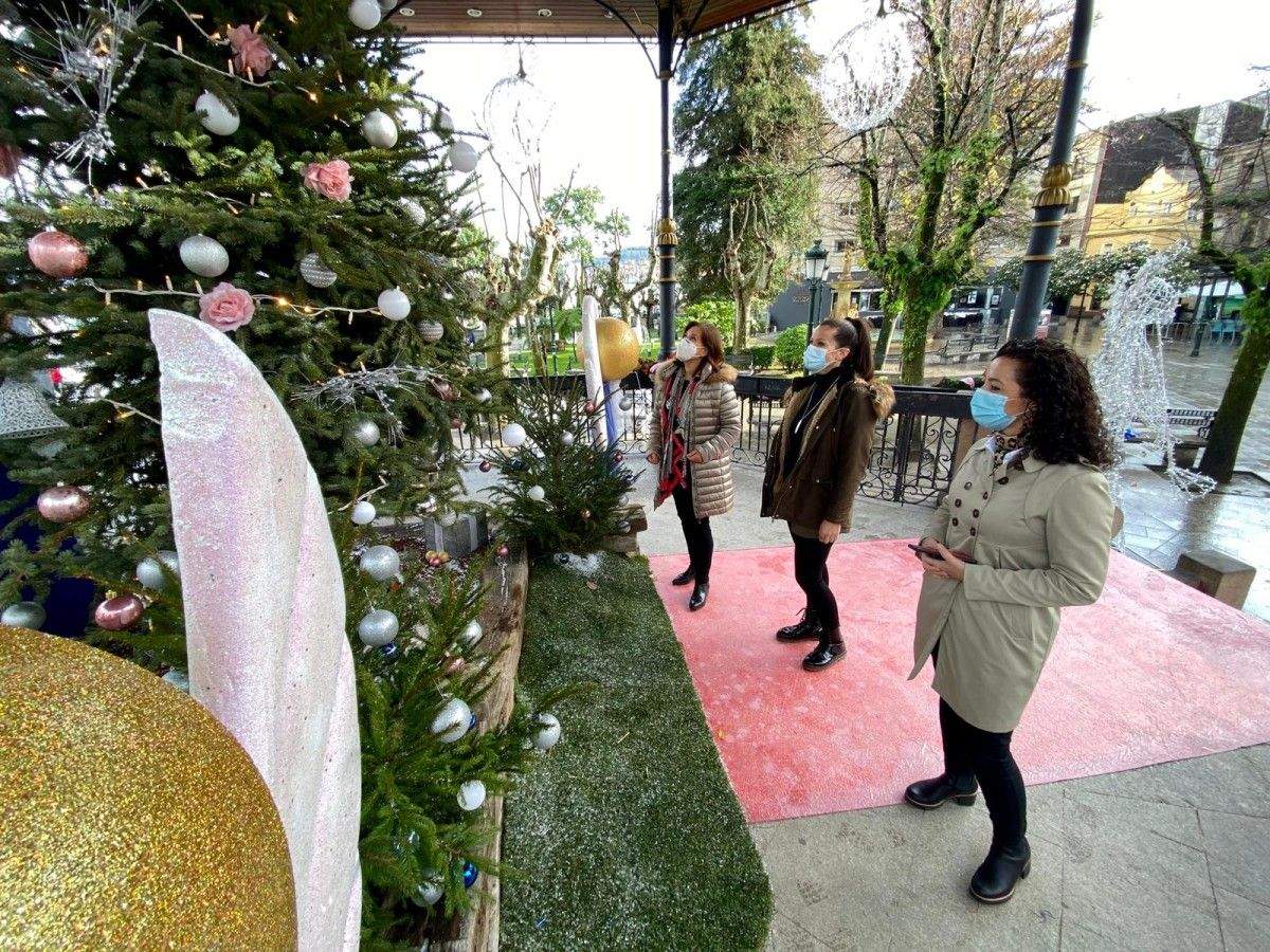 Piezas de decoración de la Navidad de Marín