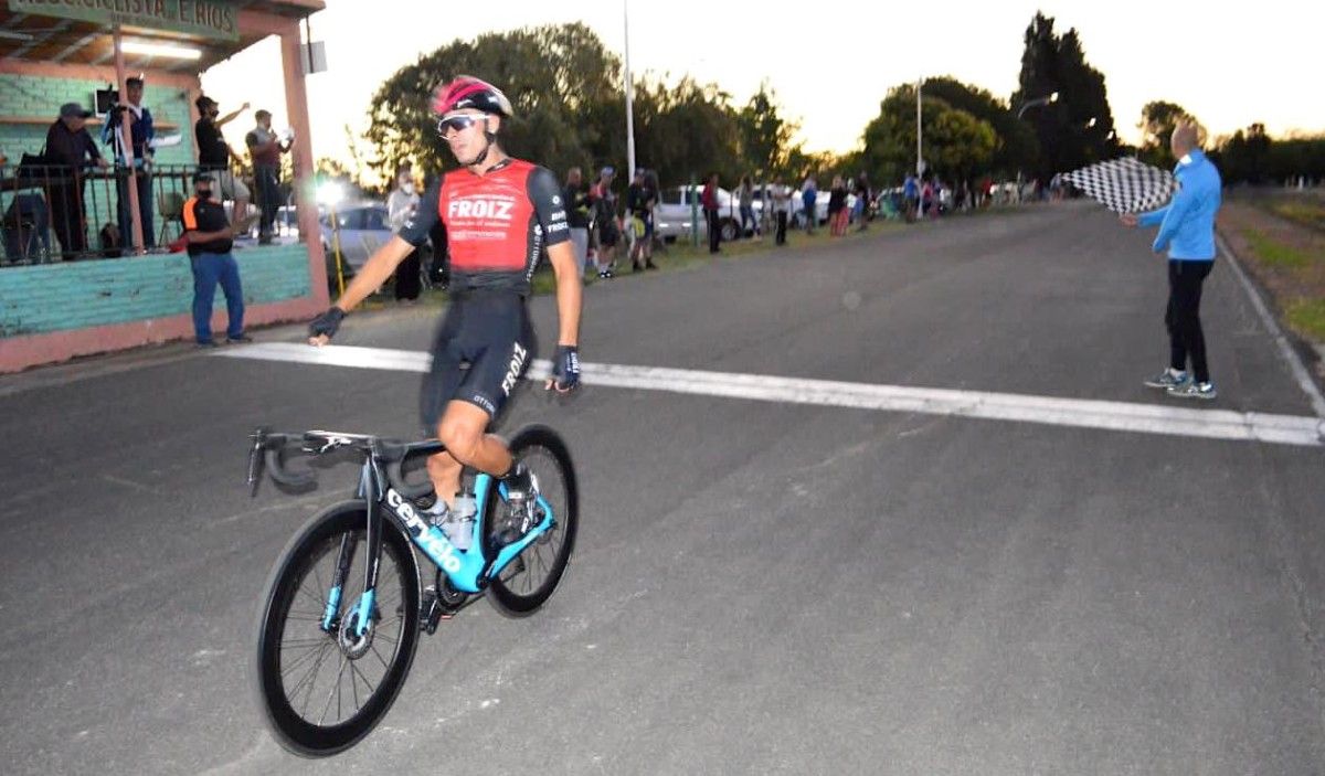 Nicolás Antorena no Encontro de Ciclistas de Paraná