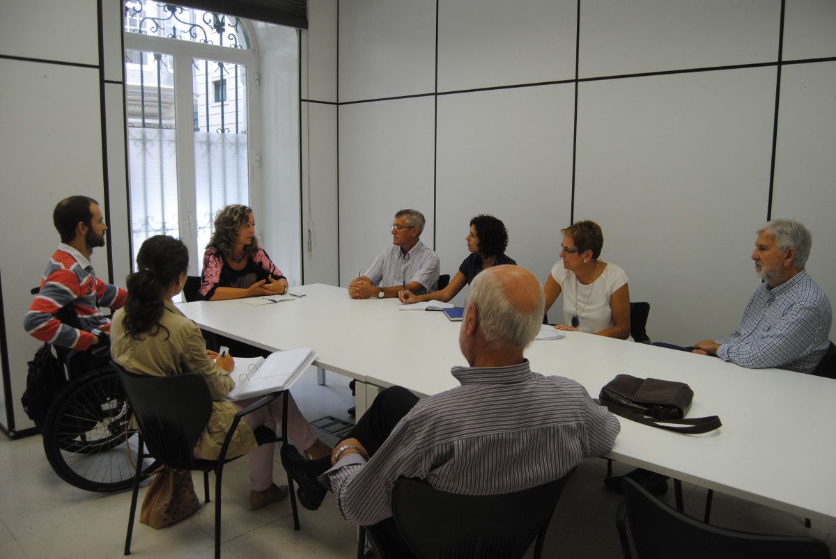 Reunión de Carmen Fouces con asociaciones del ámbito de la discapacidad