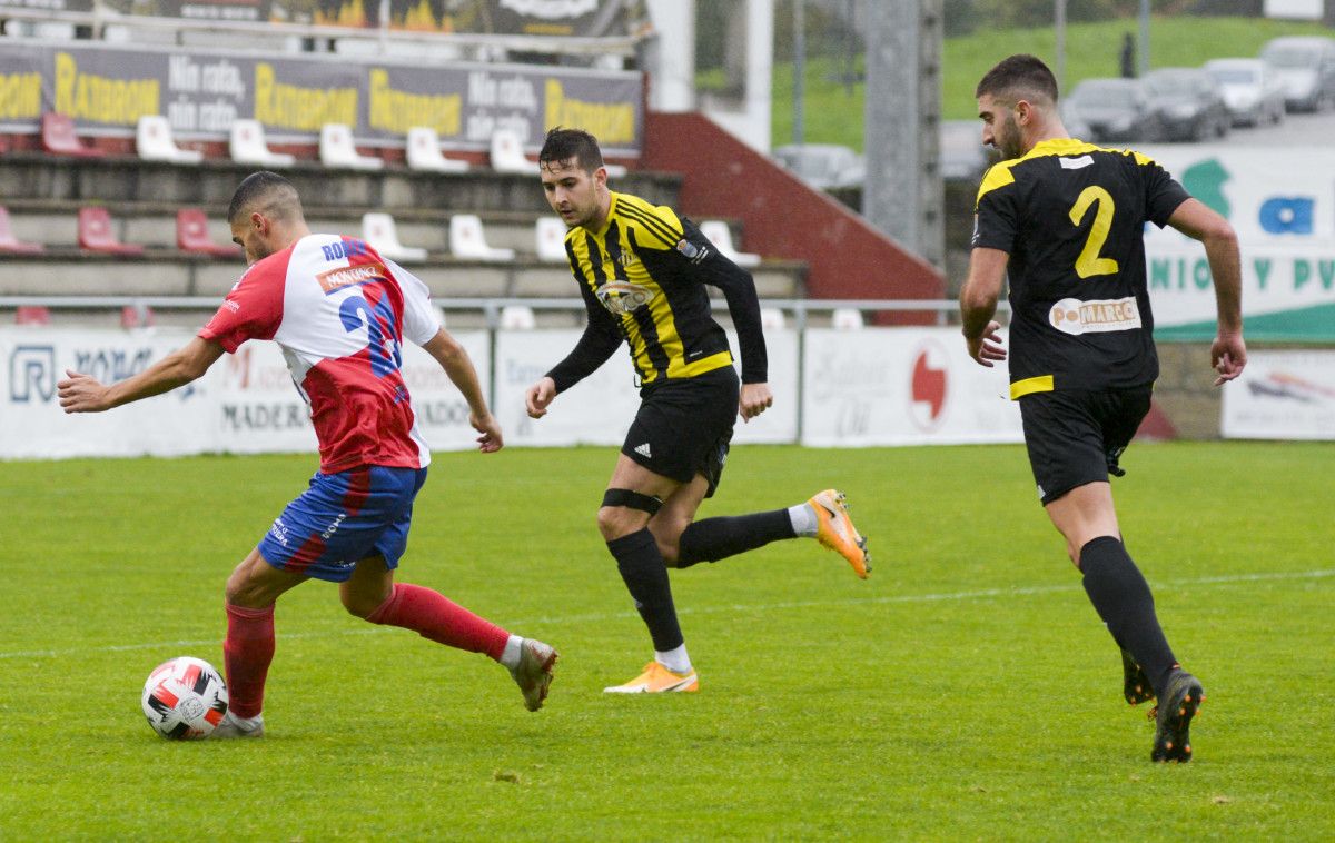 Partido entre o Arosa e o Ribadumia na Lomba