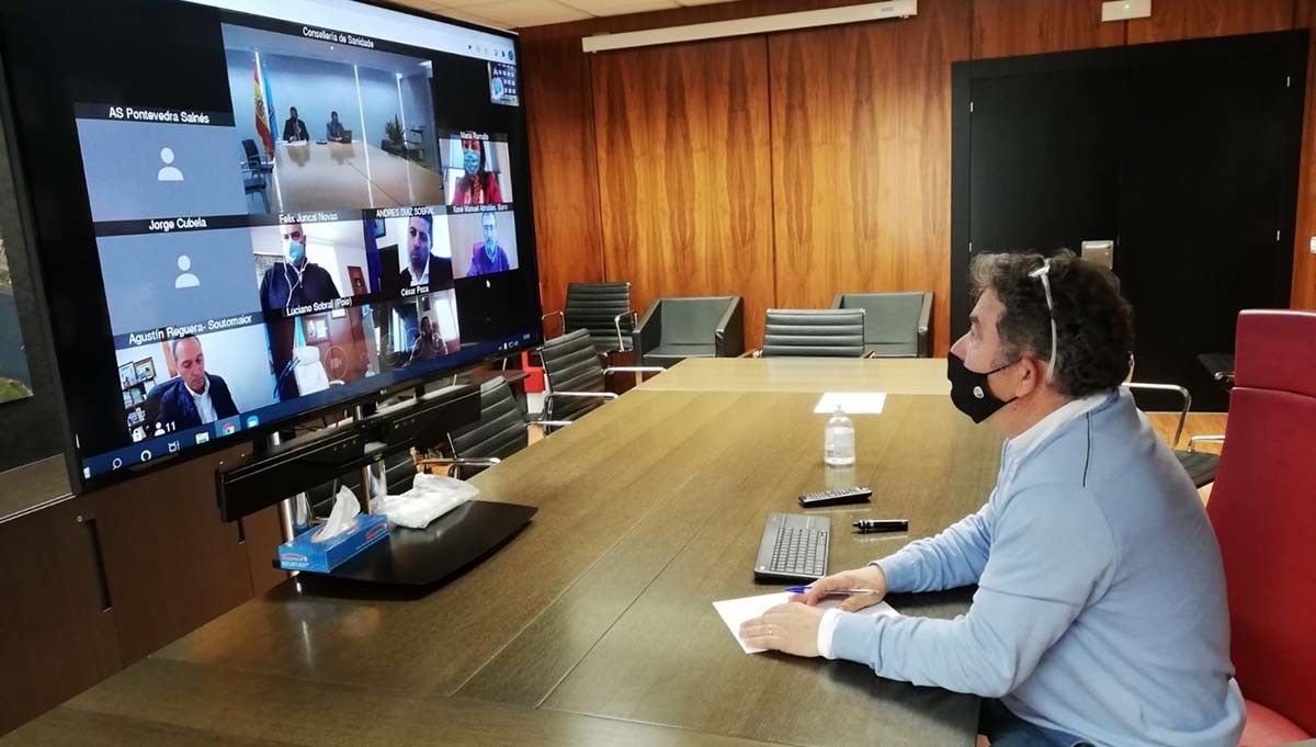 Miguel Anxo Fernández Lores na videoconferencia con Sanidade