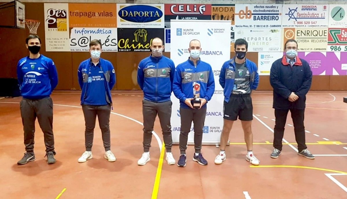 Equipo masculino do TM Monte Porreiro que se proclamou campión galego por equipos