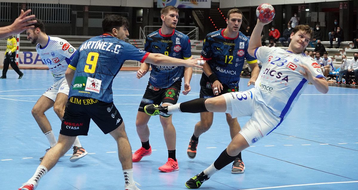 Partido da Liga Asobal entre Cisne e Ademar León