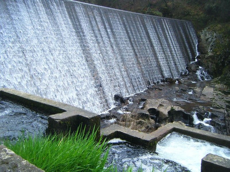 Embalse de Ponte Inferno, no río Verdugo