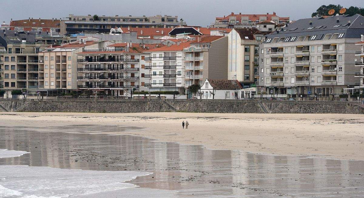 Edificios en primera línea en el paseo de Silgar de Sanxenxo