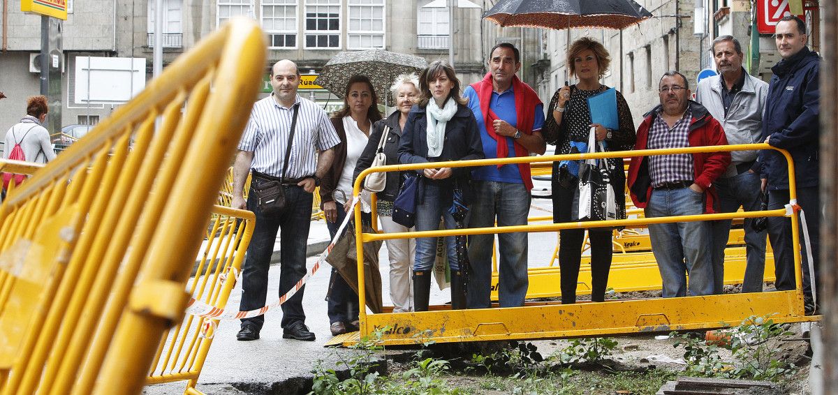 Os veciños de Santa Clara protestan pola paralización das obras Os veciños de Santa Clara protestan pola paralización das obras