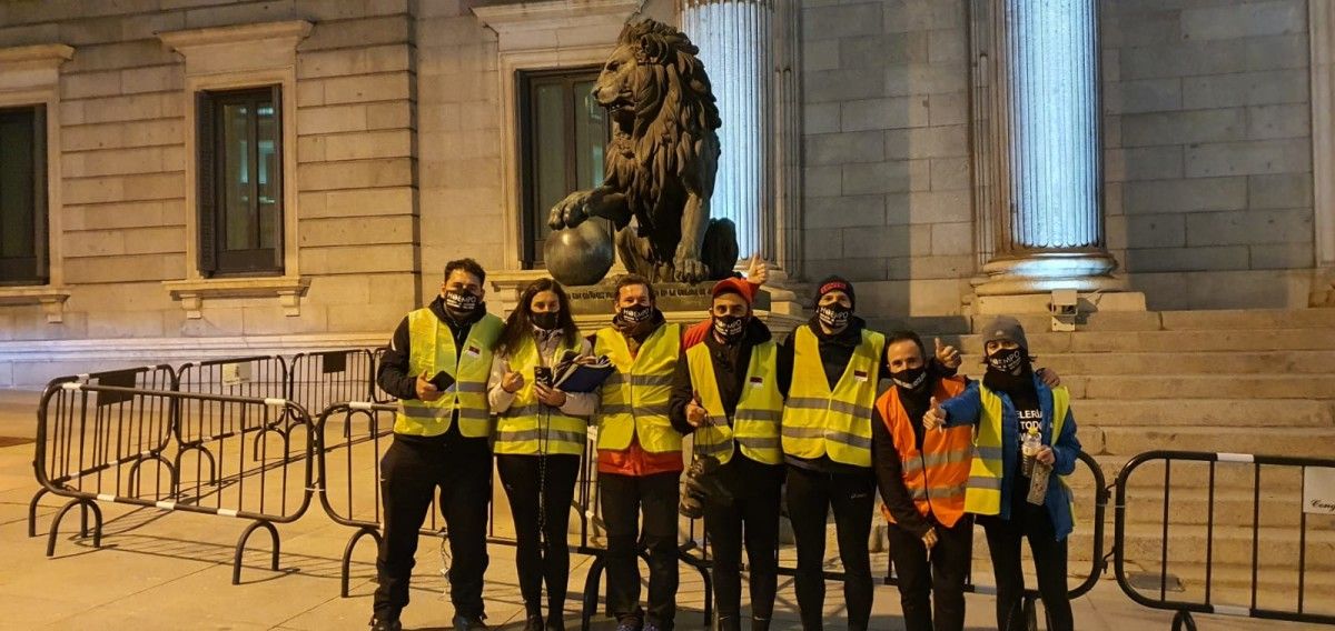 Os sete hostaleiros de Pontevedra que peregrinaron a Madrid para pedir un rescate para o sector