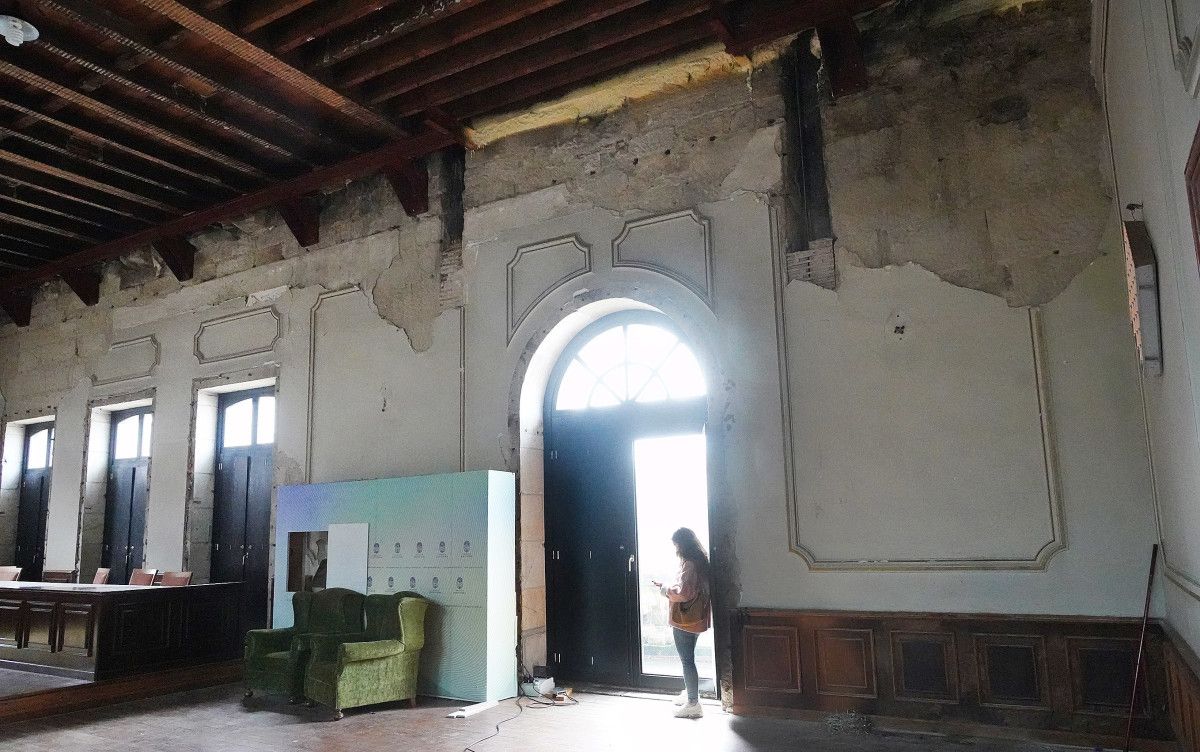 Estado no que se atopa a primeira planta da casa do concello