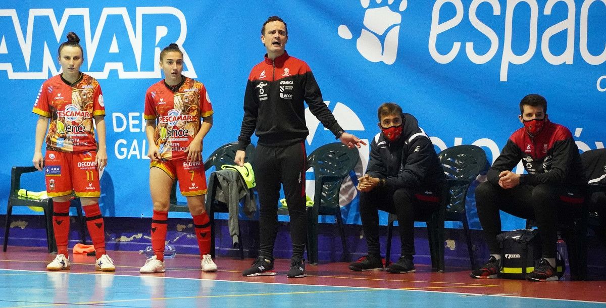 Manu Cossío en el partido de Copa de la Reina entre Poio Pescamar y Ourense Envialia