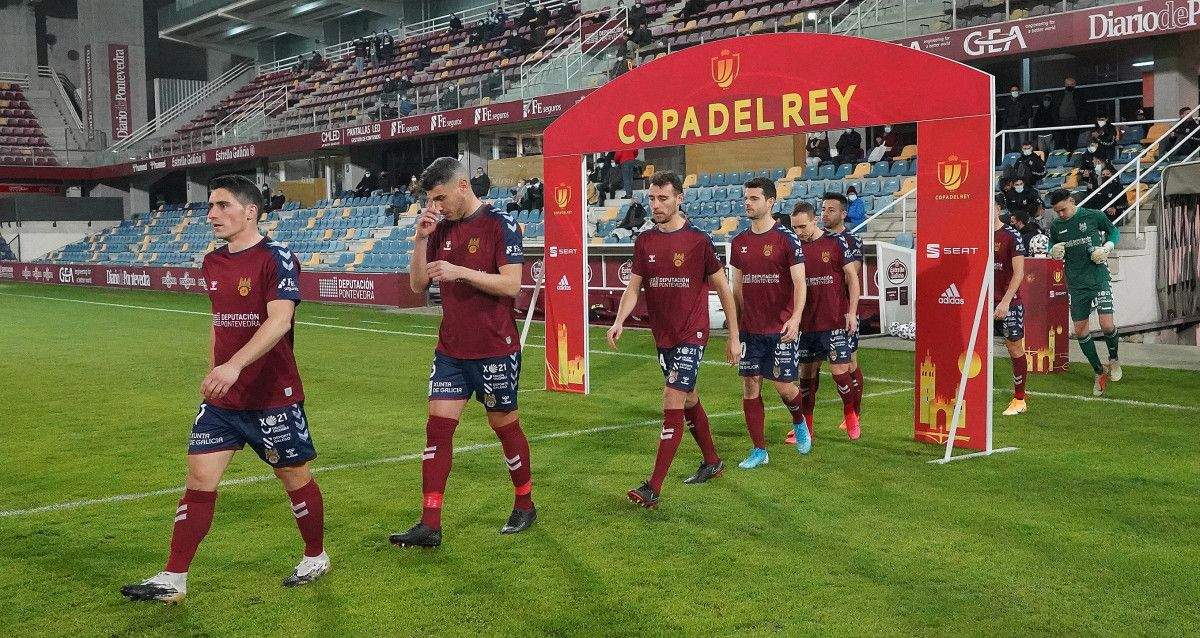 Partido de Copa del Rey 20-21 en Pasarón entre el Pontevedra y el Cádiz