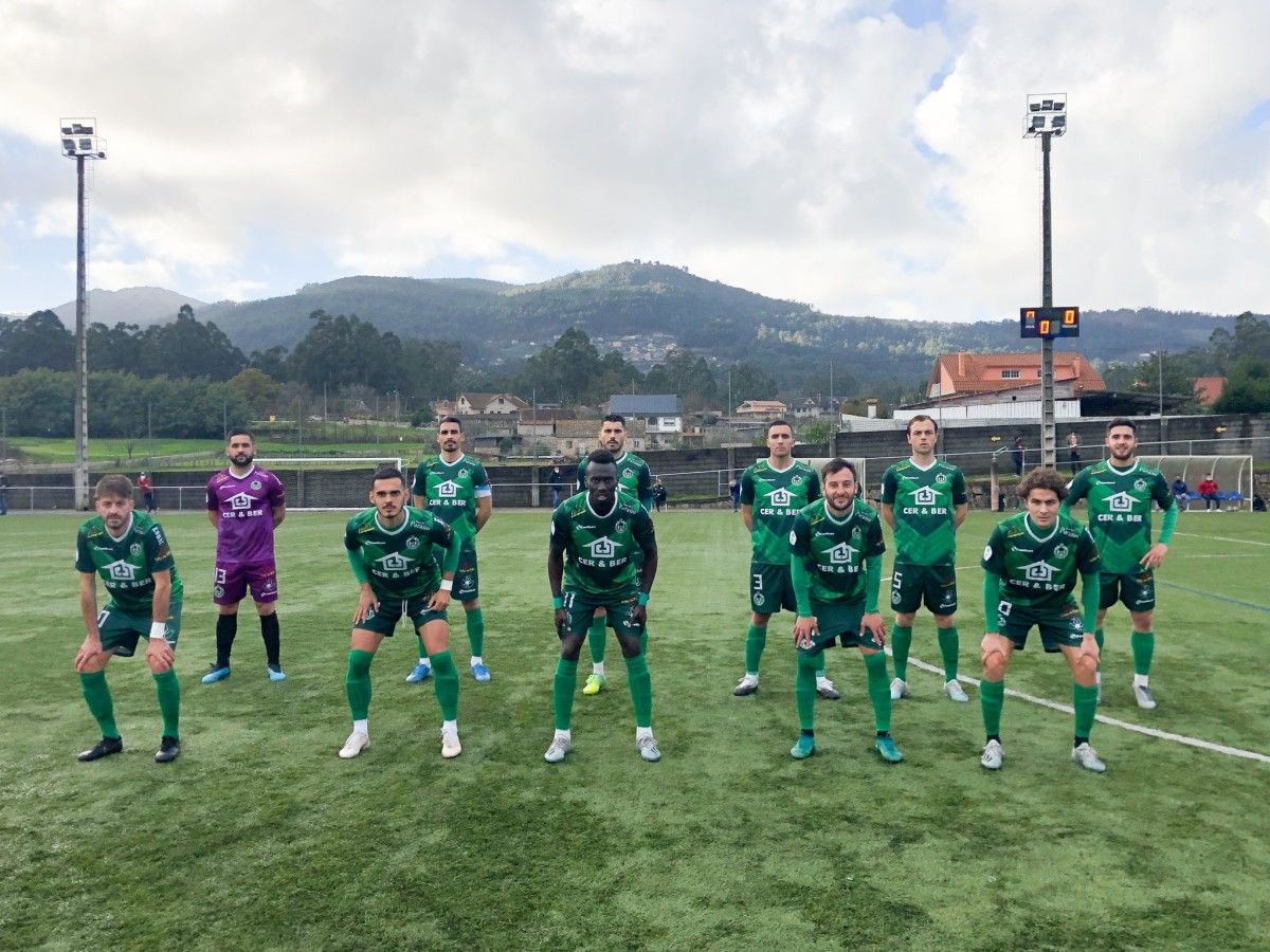 Alineación del Arenteiro en su partido contra el Ribadumia en la temporada 2020/2021