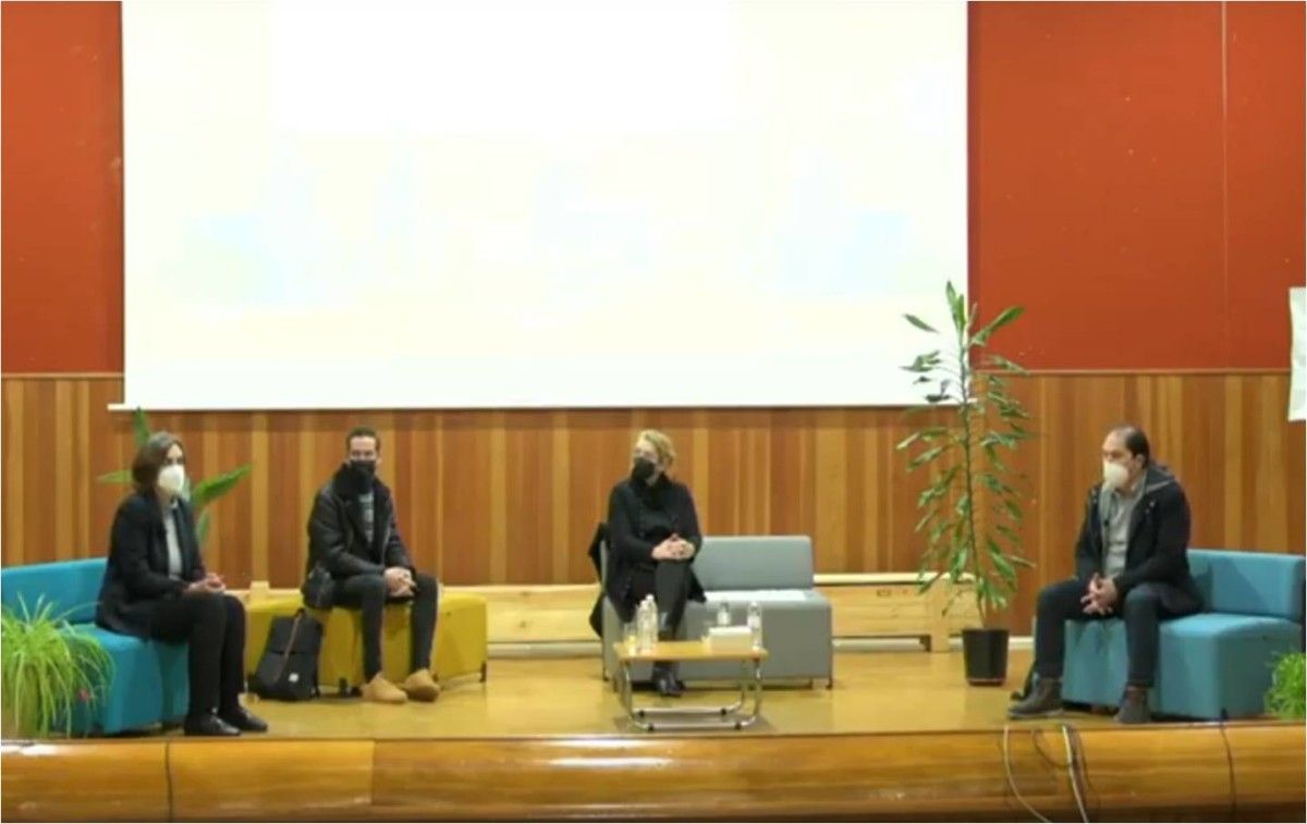 Mesa redonda sobre a situación do sector eventos no IES Luís Seoane